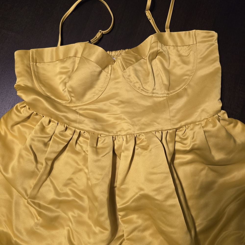 Elegant Yellow Midi Dress - Picture 4 of 7